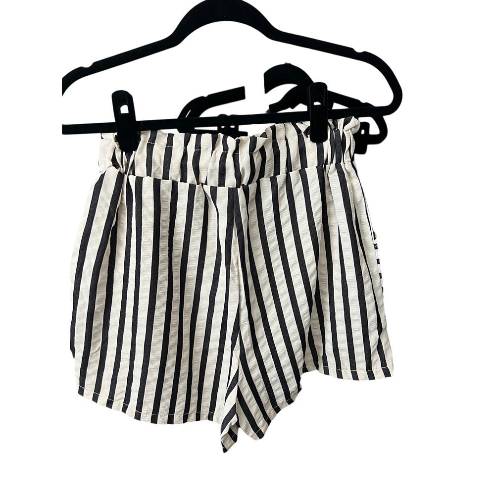 NWOT Size M SHEIN Striped Tank and Shorts Set - 2 Pc Textured Lounge Outfit - Picture 6 of 7